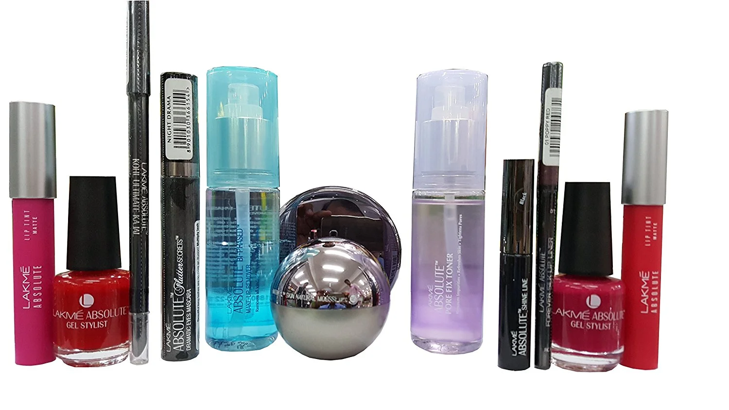 Lakme’s Sheer Indulgence Makeup Kit