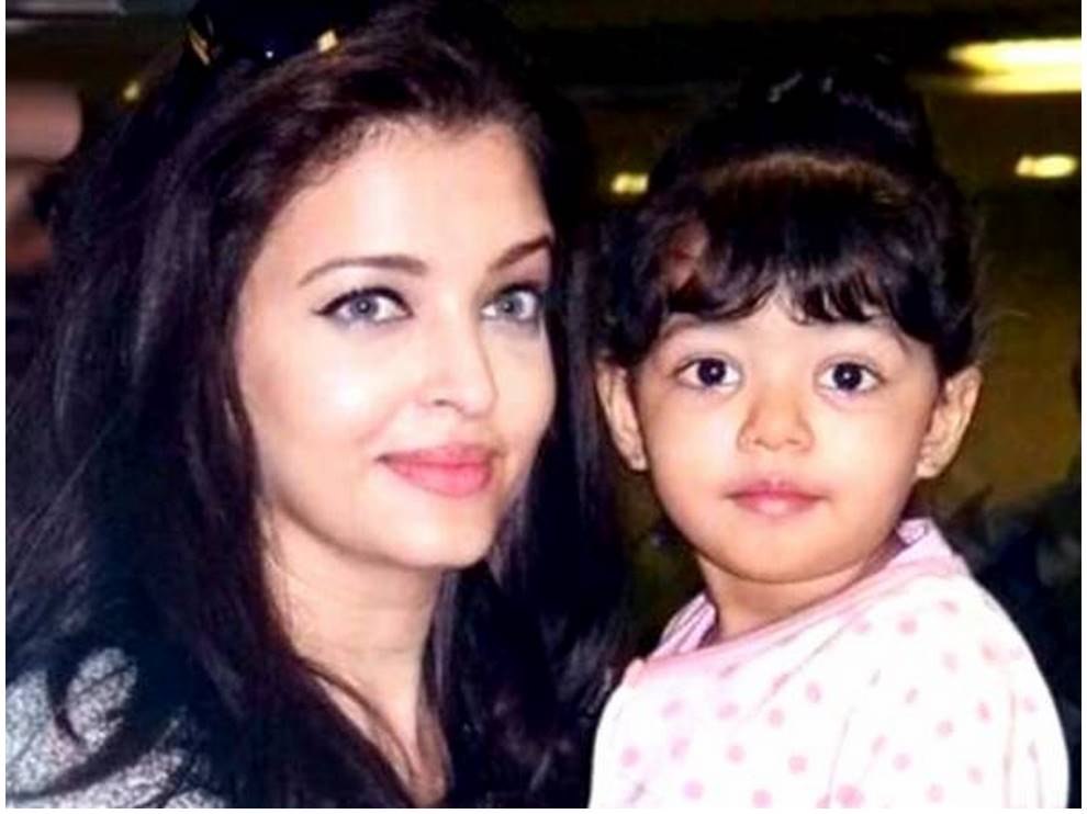 Aishwarya Rai's Daughter Aaradhya Bachcha in a show with Mom Papa