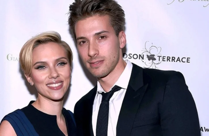  scarlett johansson with brother Hunter Johansson 