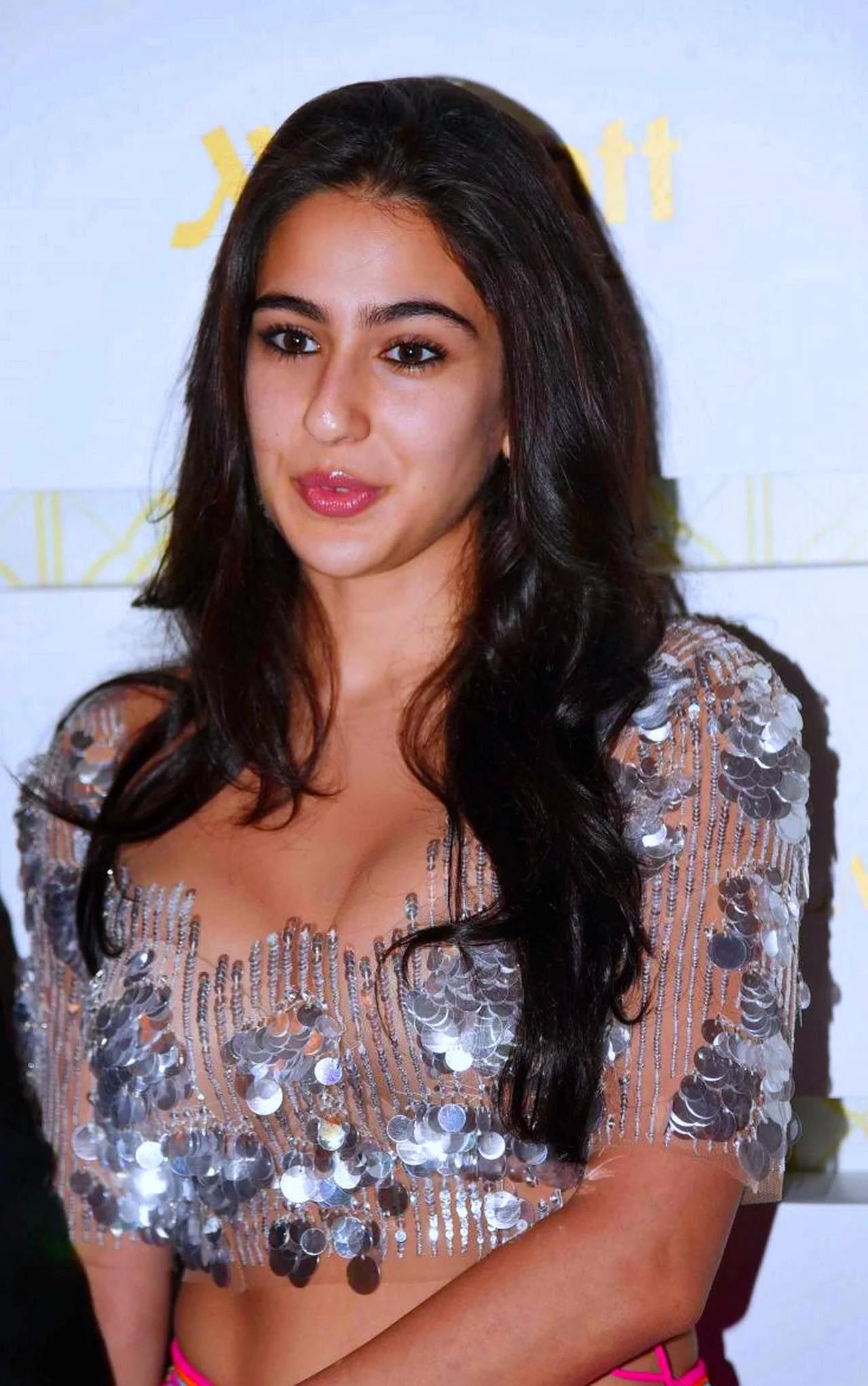 Cute Sara Ali Khan Photos Profile, Boyfriend, Biography