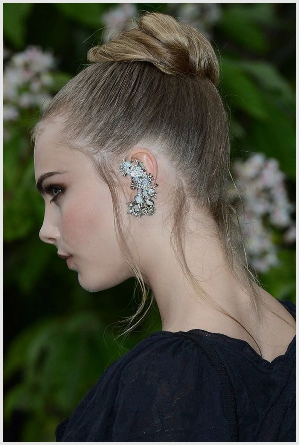 Serpentine Bun Easy Hairstyles