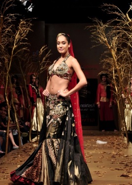 Ritu Beri Women Dresses 2023 Fashion Designer Online Order